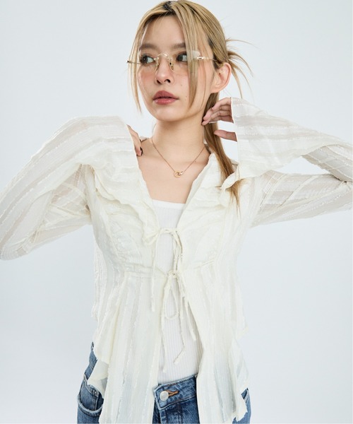 Clum(クルム)の「フロントギャザーシアーシャツ(シャツ/ブラウス・レディース・ホワイト・MEDIUM/SMALL)」の12枚目の写真
