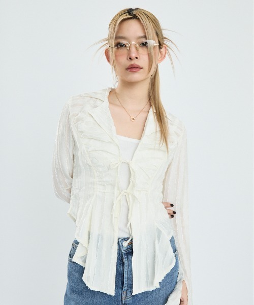 Clum(クルム)の「フロントギャザーシアーシャツ(シャツ/ブラウス・レディース・ホワイト・MEDIUM/SMALL)」の3枚目の写真