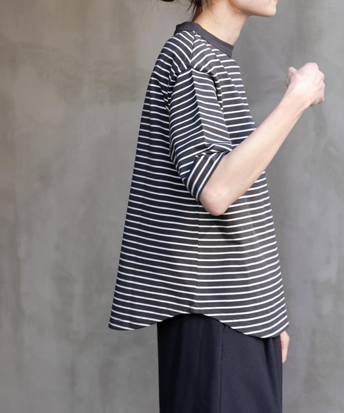 FORK&SPOON(フォークアンドスプーン)の「FORK&SPOON ボトルネック5分袖Tシャツ(Tシャツ/カットソー・レディース・ブラック/グリーン/ホワイト系その他/グレー系その他/ブラウン/オフホワイト・1)」の5枚目の写真