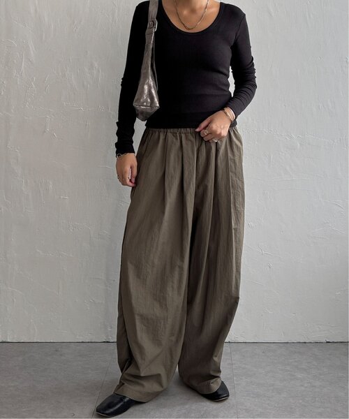 LBC（エルビーシー）の「ナイロンギャザーワイドパンツ（その他パンツ・レディース・グレー/エメラルド/ベージュ・M/L）」の11枚目の写真