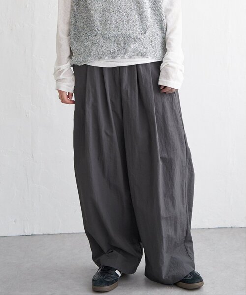 LBC（エルビーシー）の「ナイロンギャザーワイドパンツ（その他パンツ・レディース・グレー/エメラルド/ベージュ・M/L）」の22枚目の写真