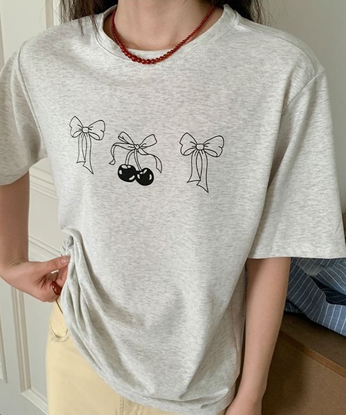 Lace Ladies(レースレディース)の「リボンプリント オーバーサイズ クルーネック 半袖 Tシャツ(Tシャツ/カットソー・レディース・グレー/ホワイト・M/XL)」の1枚目の写真