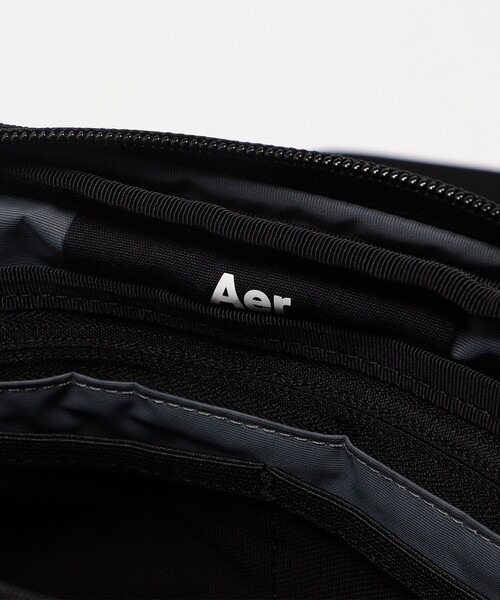 Aer(エアー)の「<Aer> DAY SLING 3L/スリングバッグ(ショルダーバッグ・メンズ・ブラック・FREE)」の8枚目の写真