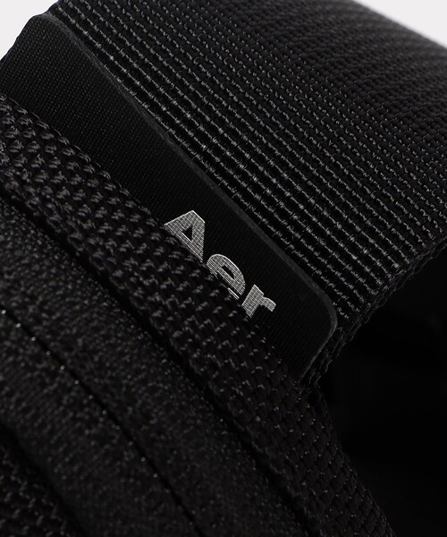 Aer(エアー)の「<Aer> DAY SLING 3L/スリングバッグ(ショルダーバッグ・メンズ・ブラック・FREE)」の9枚目の写真