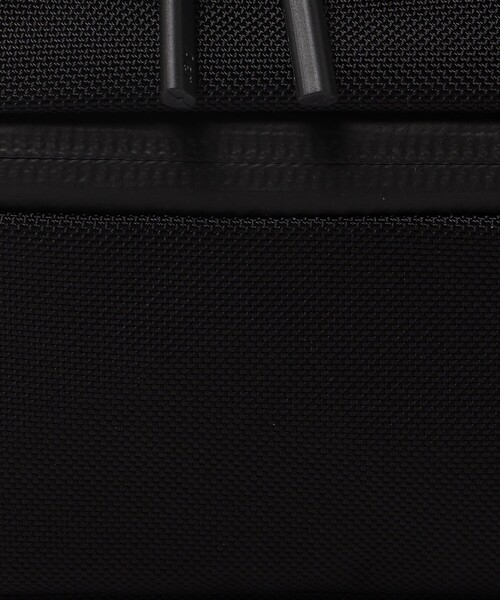 Aer(エアー)の「<Aer> DAY SLING 3L/スリングバッグ(ショルダーバッグ・メンズ・ブラック・FREE)」の11枚目の写真