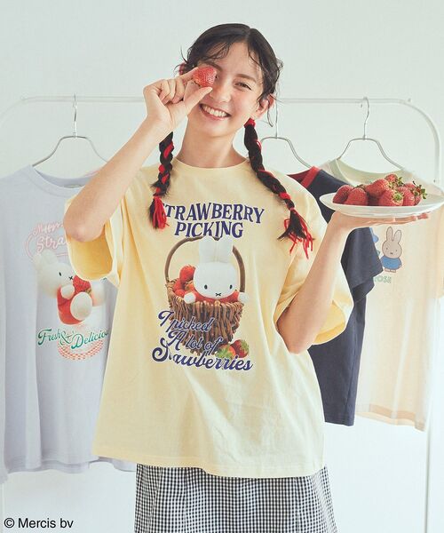 earth music&ecology（アースミュージックアンドエコロジー）の「miffy/earth strawberry Tee（Tシャツ/カットソー・レディース・オフホワイト/ブルー系その他7/ピンク/イエロー・FREE）」の3枚目の写真