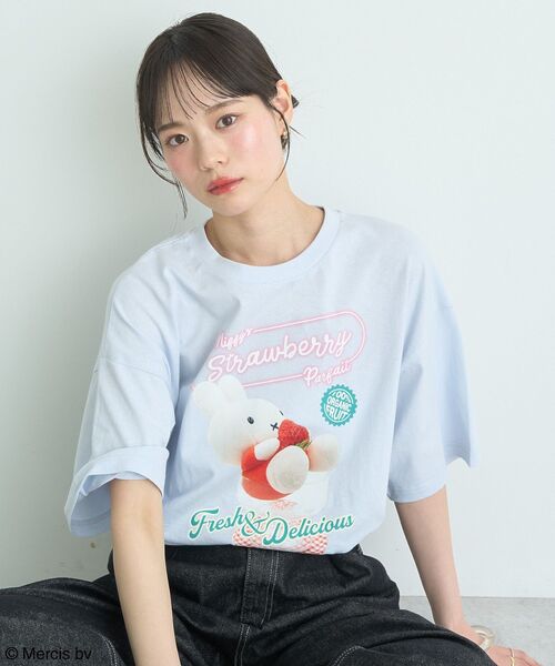 earth music&ecology（アースミュージックアンドエコロジー）の「miffy/earth strawberry Tee（Tシャツ/カットソー・レディース・オフホワイト/ブルー系その他7/ピンク/イエロー・FREE）」の2枚目の写真