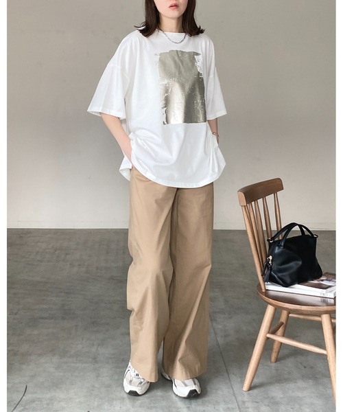 She's Closet(シーズクローゼット)の「オーバーサイズヴィンテージロゴ半袖メタリック箔プリントTシャツ(Tシャツ/カットソー・レディース・スミクロ/アイボリー/オフホワイト・FREE)」の14枚目の写真