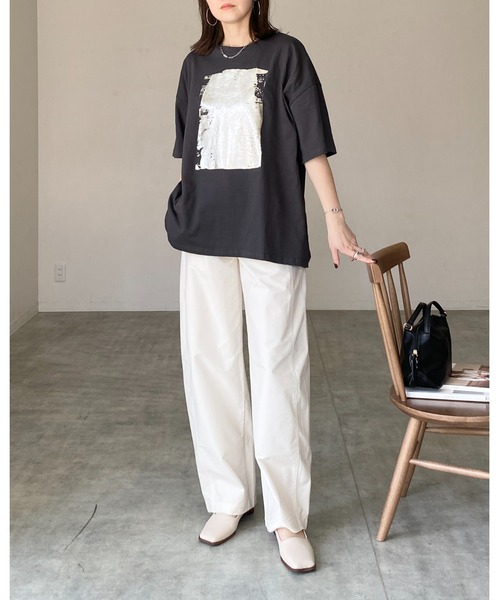 She's Closet(シーズクローゼット)の「オーバーサイズヴィンテージロゴ半袖メタリック箔プリントTシャツ(Tシャツ/カットソー・レディース・スミクロ/アイボリー/オフホワイト・FREE)」の22枚目の写真