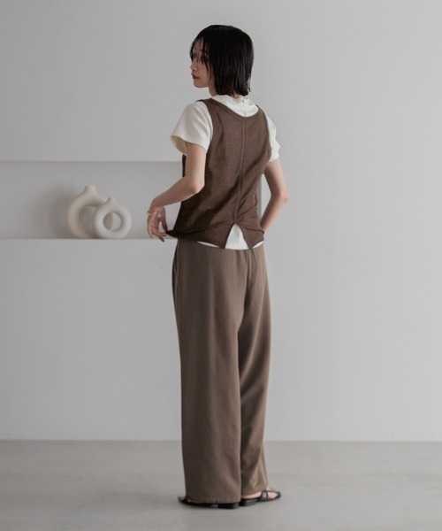 LOWRYS FARM（ローリーズファーム）の「カットイージーコクーンパンツ２ 491345（デニムパンツ・レディース・チャコールグレー/ブラウン/パープル/ブラック/グレー/アイボリー・MEDIUM/LARGE）」の9枚目の写真