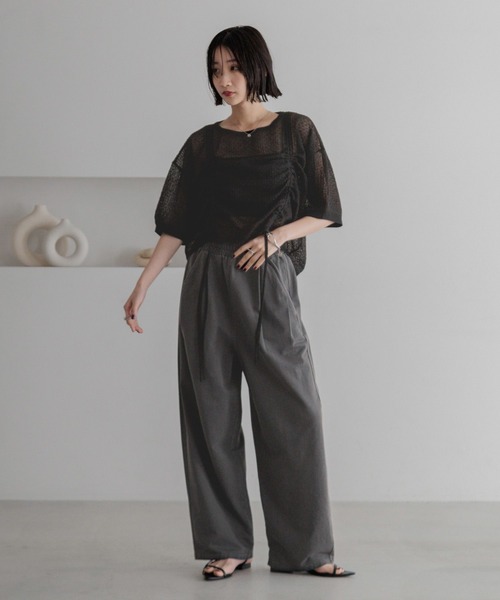 LOWRYS FARM（ローリーズファーム）の「カットイージーコクーンパンツ２ 491345（デニムパンツ・レディース・チャコールグレー/ブラウン/パープル/ブラック/グレー/アイボリー・MEDIUM/LARGE）」の16枚目の写真