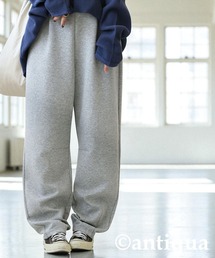 タックポンチパンツ