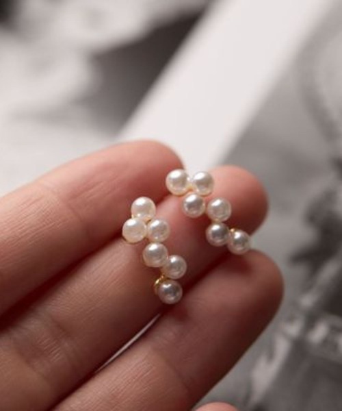 yu-ka(ユーカ)の「YU-KA:パールブーケイヤリング Pearl bouquet earring(イヤリング・レディース・ゴールド・FREE)」の1枚目の写真