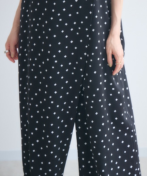 KATHARINE ROSS(キャサリンロス)の「【KATHARINE ROSS】ラップキャミサロペット(サロペット/オーバーオール・レディース・ブラック/ネイビー・MEDIUM)」の7枚目の写真