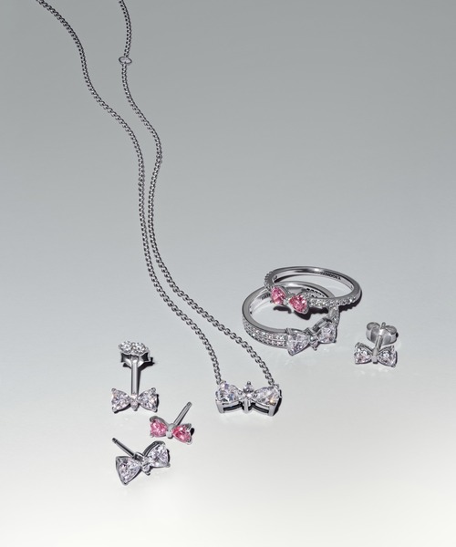 スパークリング ピンクリボン スタッド ピアス（ピアス（両耳用