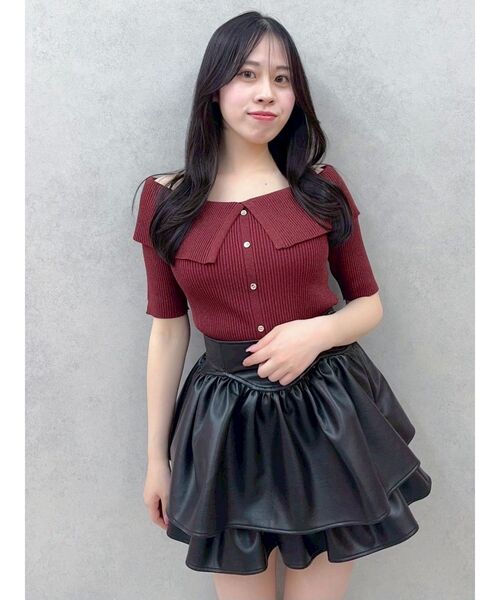 dazzlin(ダズリン)の「2WAYボタンオフショルニットトップス(ニット/セーター・レディース・オフホワイト/グレー/レッド/ピンク・FREE)」の5枚目の写真