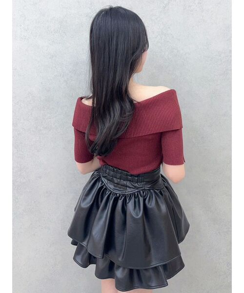 dazzlin(ダズリン)の「2WAYボタンオフショルニットトップス(ニット/セーター・レディース・オフホワイト/グレー/レッド/ピンク・FREE)」の6枚目の写真