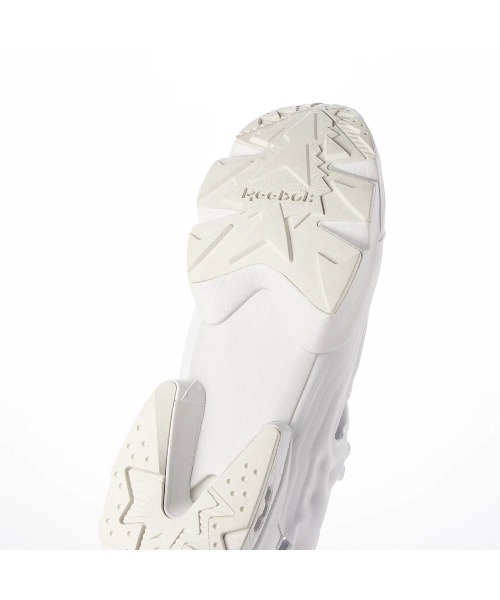 Reebok(リーボック)の「REEBOK INSTAPUMP FURY 94(リーボック インスタポンプフューリー 94)(スニーカー・メンズ・ブラック×ホワイト/ホワイト/オフホワイト/ブラック・23cm/23.5cm/24cm/24.5cm/25cm/25.5cm/26cm/26.5cm/27cm/27.5cm/28cm/28.5cm/29cm)」の11枚目の写真