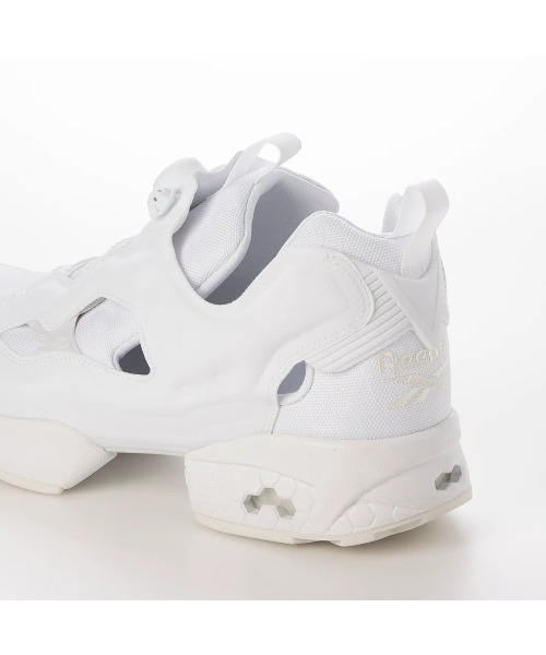 Reebok(リーボック)の「REEBOK INSTAPUMP FURY 94(リーボック インスタポンプフューリー 94)(スニーカー・メンズ・ブラック×ホワイト/ホワイト/オフホワイト/ブラック・23cm/23.5cm/24cm/24.5cm/25cm/25.5cm/26cm/26.5cm/27cm/27.5cm/28cm/28.5cm/29cm)」の12枚目の写真