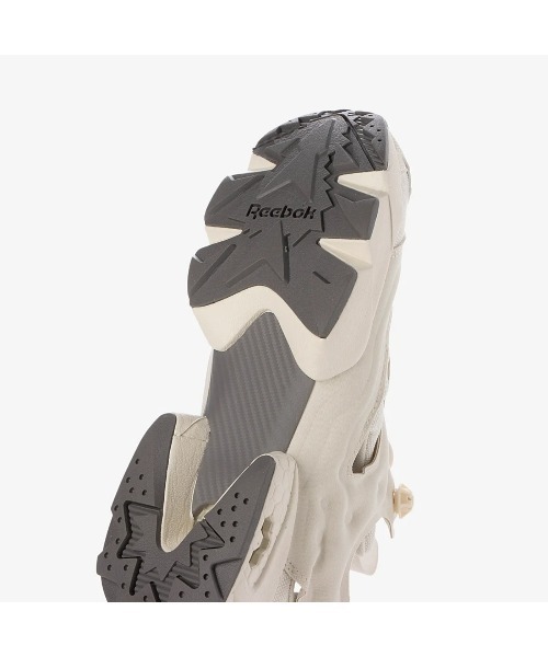 Reebok(リーボック)の「REEBOK INSTAPUMP FURY 94(リーボック インスタポンプフューリー 94)(スニーカー・メンズ・ブラック×ホワイト/ホワイト/オフホワイト/ブラック・23cm/23.5cm/24cm/24.5cm/25cm/25.5cm/26cm/26.5cm/27cm/27.5cm/28cm/28.5cm/29cm)」の21枚目の写真