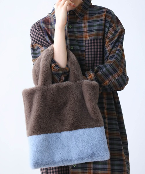 Kelen(ケレン)の「「KELEN / ケレン」バイカラーエコファーバッグ(エコバッグ/サブバッグ・レディース・モカ/マスタード/ボルドー・FREE)」の6枚目の写真