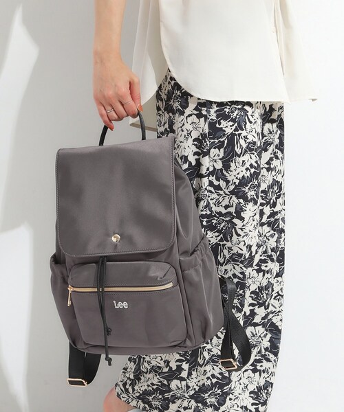 Lee（リー）の「【Lee別注／撥水】フラップリュック（バックパック/リュック・レディース・ブラック/アイボリー系7/チャコールグレー・00）」の4枚目の写真