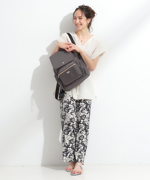 Lee（リー）の「【Lee別注／撥水】フラップリュック（バックパック/リュック・レディース・ブラック/アイボリー系7/チャコールグレー・00）」の5枚目の写真