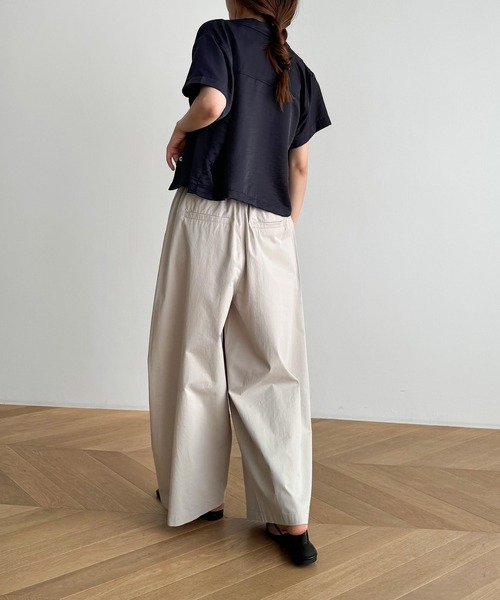 CANAL JEAN（キャナルジーン）の「El mar　コットンタックワイドパンツ（その他パンツ・レディース・ベージュ/ブラック・SMALL/MEDIUM）」の4枚目の写真