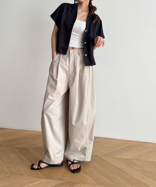 CANAL JEAN（キャナルジーン）の「El mar　コットンタックワイドパンツ（その他パンツ・レディース・ベージュ/ブラック・SMALL/MEDIUM）」の6枚目の写真