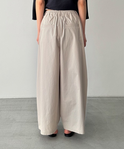 CANAL JEAN（キャナルジーン）の「El mar　コットンタックワイドパンツ（その他パンツ・レディース・ベージュ/ブラック・SMALL/MEDIUM）」の11枚目の写真