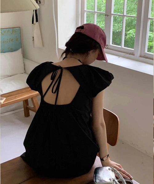 shopnikoniko(ショップニコニコ)の「バックオープン フレンチパフスリーブ ワンピース(ワンピース・レディース・ブラック・フリー)」の8枚目の写真