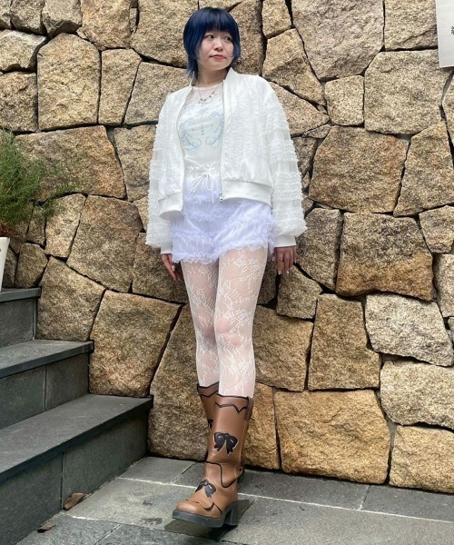 Candy Stripper（キャンディストリッパー）の「OVERLAPPED FRILL ブルゾン（ブルゾン・レディース・スモークピンク/ブラック/オフホワイト・FREE）」の12枚目の写真