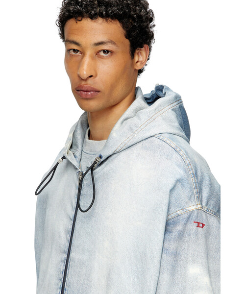 DIESEL（ディーゼル）の「メンズ ジョグ ブルゾン D-WYNNY JOGG（ブルゾン・メンズ・ライトインディゴブルー・SMALL/MEDIUM/LARGE/X-LARGE/XX-LARGE/X-SMALL）」の2枚目の写真