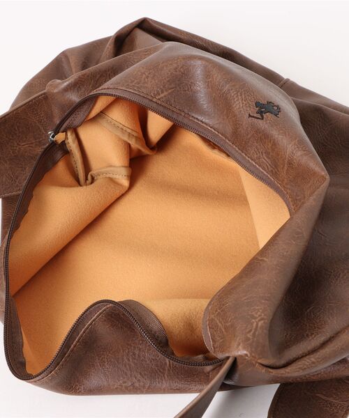 BEVERLY HILLS POLO CLUB(ビバリーヒルズポロクラブ)の「【BEVERLY HILLS POLO CLUB/ビバリーヒルズポロクラブ 】フェイクレザー ビッグショルダーバッグ(ショルダーバッグ・メンズ・ブラウン/ブラック・FREE)」の4枚目の写真