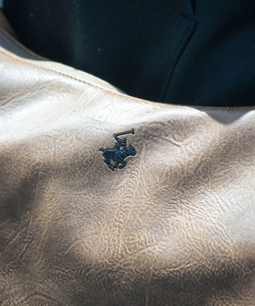 BEVERLY HILLS POLO CLUB(ビバリーヒルズポロクラブ)の「【BEVERLY HILLS POLO CLUB/ビバリーヒルズポロクラブ 】フェイクレザー ビッグショルダーバッグ(ショルダーバッグ・メンズ・ブラウン/ブラック・FREE)」の18枚目の写真