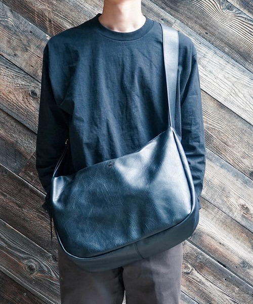 BEVERLY HILLS POLO CLUB(ビバリーヒルズポロクラブ)の「【BEVERLY HILLS POLO CLUB/ビバリーヒルズポロクラブ 】フェイクレザー ビッグショルダーバッグ(ショルダーバッグ・メンズ・ブラウン/ブラック・FREE)」の12枚目の写真