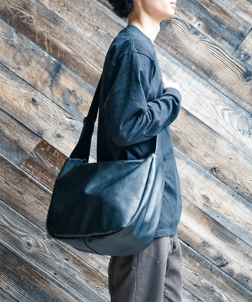 BEVERLY HILLS POLO CLUB(ビバリーヒルズポロクラブ)の「【BEVERLY HILLS POLO CLUB/ビバリーヒルズポロクラブ 】フェイクレザー ビッグショルダーバッグ(ショルダーバッグ・メンズ・ブラウン/ブラック・FREE)」の11枚目の写真