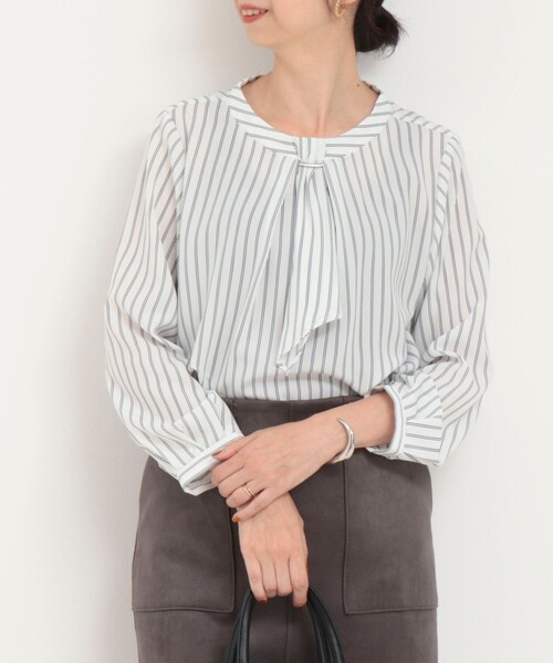MICO COULIER(ミコクリエ)の「ジョーゼットストライプブラウス(シャツ/ブラウス・レディース・ホワイト系その他/ブルー系その他・38)」の8枚目の写真
