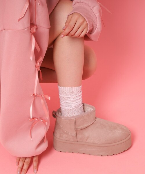 cs T&P(シーエスティーアンドピー)の「厚底プレーンフェイクムートン(ブーツ・レディース・ブラック/ピンク/こしょう色系・S/M/L/LL)」の4枚目の写真