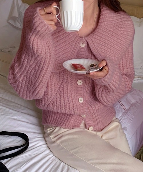 VIBGYOR（ヴィブジョー）の「ビッグカラー リブニットカーディガン/韓国 Y2K ショート丈(CZ)（カーディガン/ボレロ・レディース・グリーン/ピンク/ホワイト/アイボリー・FREE）」の4枚目の写真