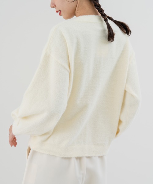ANNA LUNA(アンナルナ)の「【ANNA LUNA】大人かわいく仕上げた シャギー クルーネック カーディガン(カーディガン/ボレロ・レディース・オフホワイト/グレー・MEDIUM)」の16枚目の写真