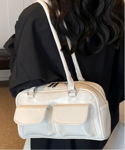 WEGO（ウィゴー）の「WEGO/マルチポケットワンショルダーフェイクレザーバッグ（ショルダーバッグ・レディース・ブラウン/レッド/ホワイト/ブラック・FREE）」の14枚目の写真