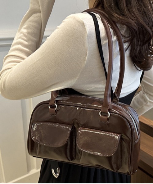 WEGO(ウィゴー)の「WEGO/マルチポケットワンショルダーフェイクレザーバッグ(ショルダーバッグ・レディース・ブラウン/レッド/ホワイト/ブラック・FREE)」の18枚目の写真