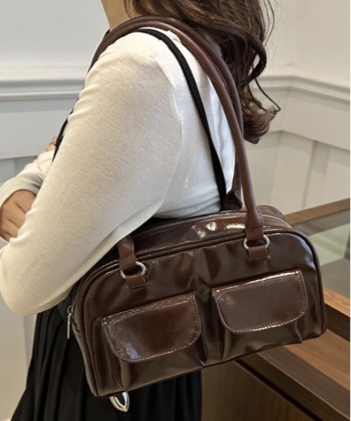 WEGO(ウィゴー)の「WEGO/マルチポケットワンショルダーフェイクレザーバッグ(ショルダーバッグ・レディース・ブラウン/レッド/ホワイト/ブラック・FREE)」の17枚目の写真