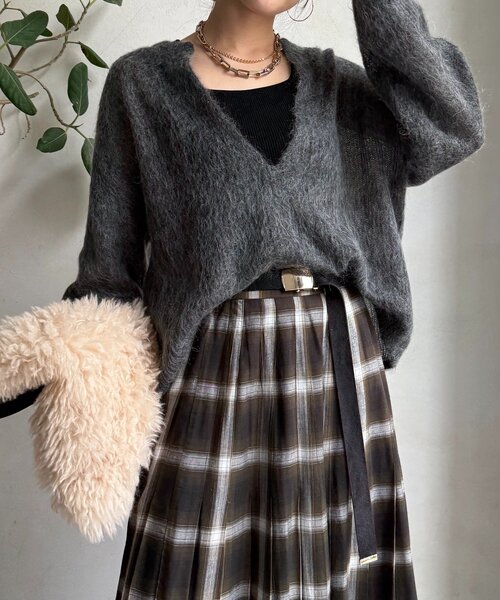 DouDou(ドゥドゥ)の「【新色追加】起毛モヘヤスキッパープルオーバー(ニット/セーター・レディース・ブルー系その他/ベージュ/ブラウン/イエロー/チャコールグレー・FREE)」の7枚目の写真