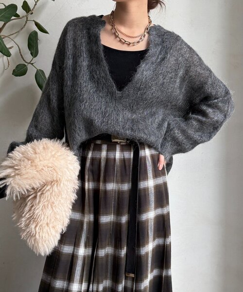 DouDou(ドゥドゥ)の「【新色追加】起毛モヘヤスキッパープルオーバー(ニット/セーター・レディース・ブルー系その他/ベージュ/ブラウン/イエロー/チャコールグレー・FREE)」の8枚目の写真