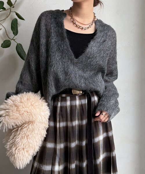 DouDou(ドゥドゥ)の「【新色追加】起毛モヘヤスキッパープルオーバー(ニット/セーター・レディース・ブルー系その他/ベージュ/ブラウン/イエロー/チャコールグレー・FREE)」の9枚目の写真