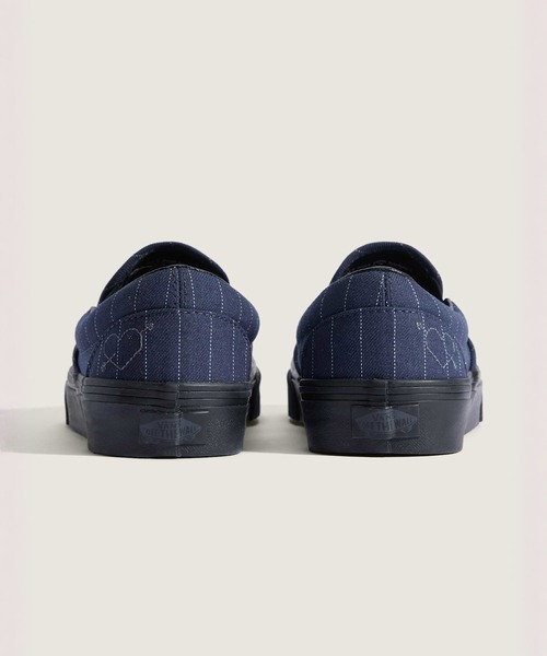 VANS(バンズ)の「クラシック スリッポン ウール / Classic Slip-On WOOL NAVY/BLAC VN000BVZNGV1(スリッポン・メンズ・ネイビー・5.5/6/6.5/7/8/8.5/9/9.5/10/10.5/11.5/12/11/7.5/5)」の4枚目の写真