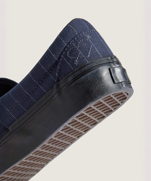 VANS(バンズ)の「クラシック スリッポン ウール / Classic Slip-On WOOL NAVY/BLAC VN000BVZNGV1(スリッポン・メンズ・ネイビー・5.5/6/6.5/7/8/8.5/9/9.5/10/10.5/11.5/12/11/7.5/5)」の6枚目の写真