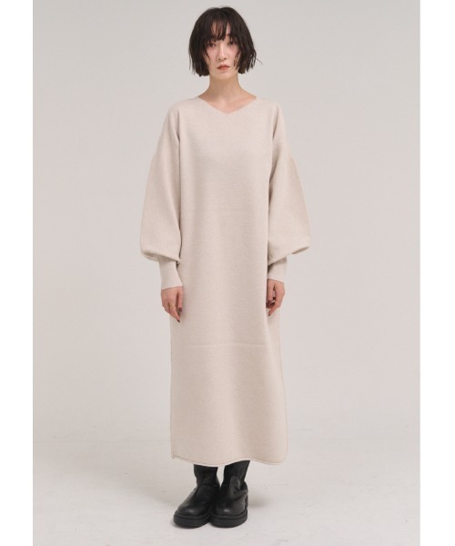【クマコ】オーダーVネックボリュームスリーブワンピース セール】ボリュームスリーブワンピース（ワンピース）｜FMiBL